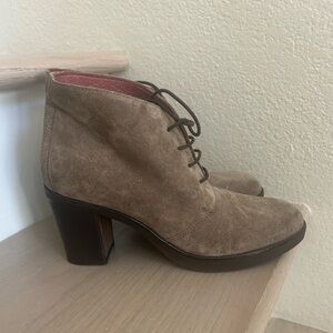 NEW Frau made in italy leather size 39 never used Suede Ankle Boots